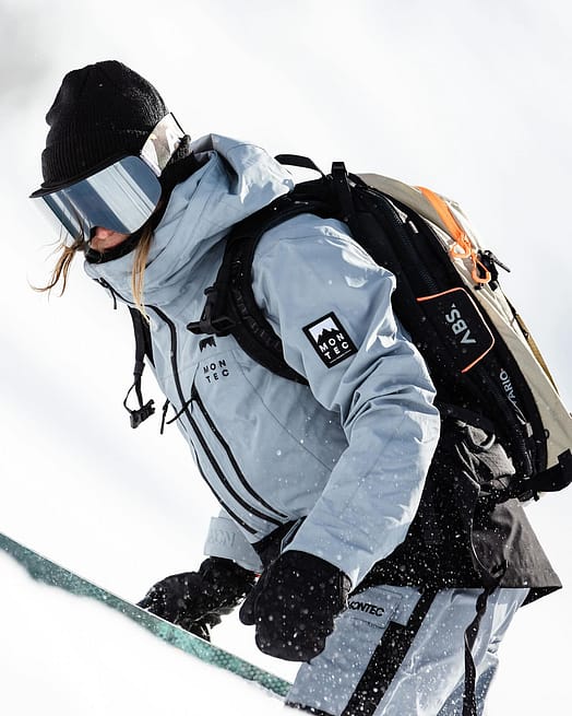 Kunde @sarah_bacher_ in Montec Moss W Snowboardjacke Damen Soft Blue/Black Renewed