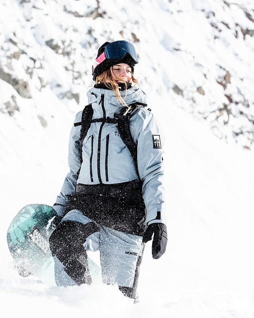 Kunde @sarah_bacher_ in Montec Moss W Snowboardjacke Damen Soft Blue/Black Renewed