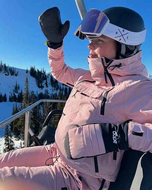 Kunde @juliavanpoecke in Dope Akin W Snowboardjacke Damen Soft Pink Renewed
