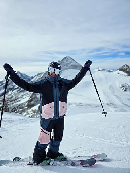Kunde @zuzawitych in Montec Morpheus W Snowboardjacke Damen Metal Blue/Black/Soft Pink