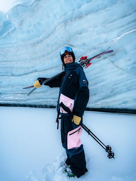Kunde @zuzawitych in Montec Morpheus W Snowboardjacke Damen Metal Blue/Black/Soft Pink