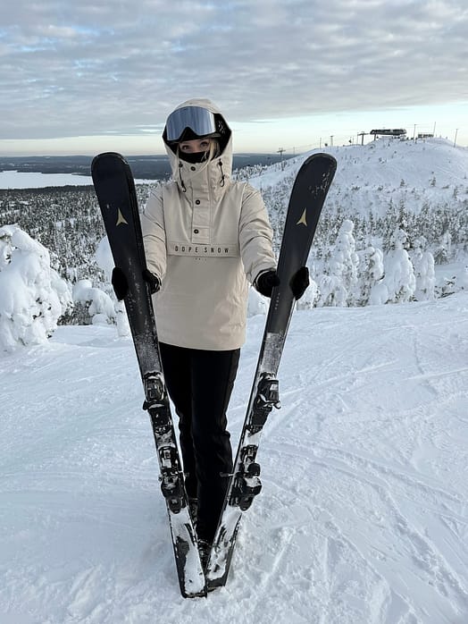 Kunde @millakumpula in Dope Legacy W Skijacke Damen Sand