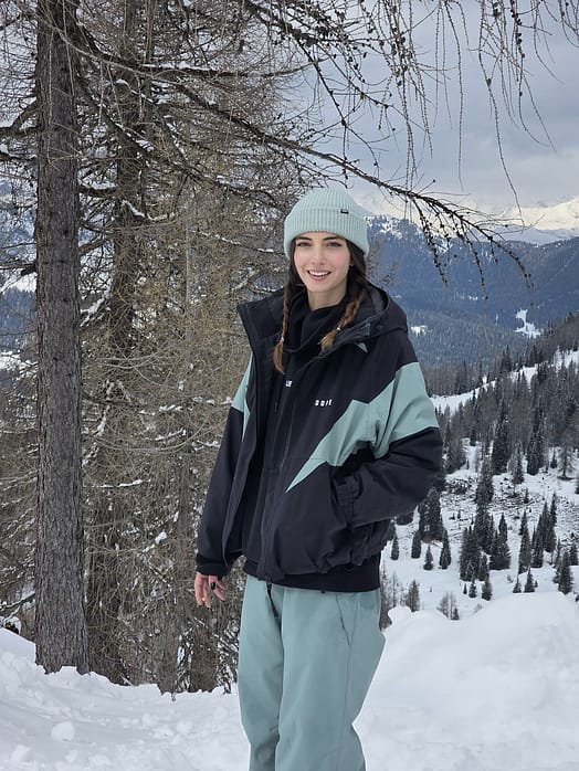 Kunde @annalisaianderca in Dope Spartan W Snowboardjacke Damen Spike Black/Faded Green