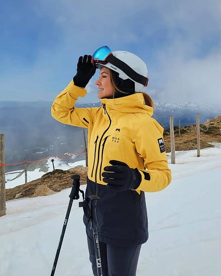 Kunde @montse810 in Montec Moss W 2020 Skijacke Damen Yellow/Black