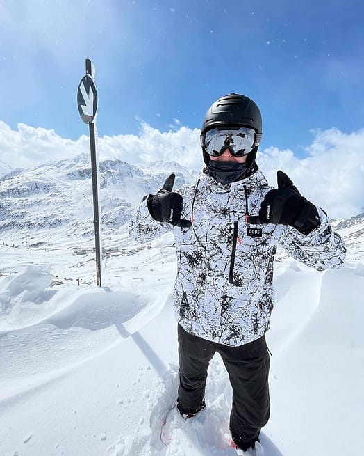 Kunde @tbs.ms in Dope Blizzard Full Zip 2021 Snowboardjacke Herren Rock