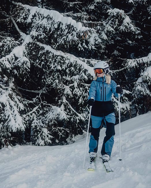 Kunde @leonie.purgar in Montec Moss W Snowboardjacke Damen Blue Steel/Black Renewed