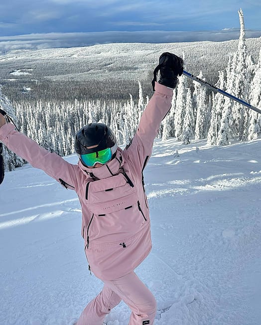 Kunde @chloeydesforge in Dope Akin W Snowboardjacke Damen Soft Pink Renewed