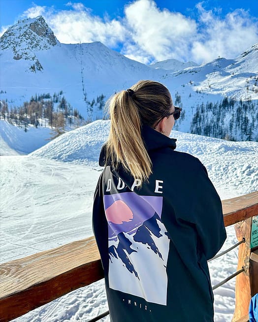 Kunde @sylv8_ in Dope Yeti W 2022 Skijacke Damen Peak Black