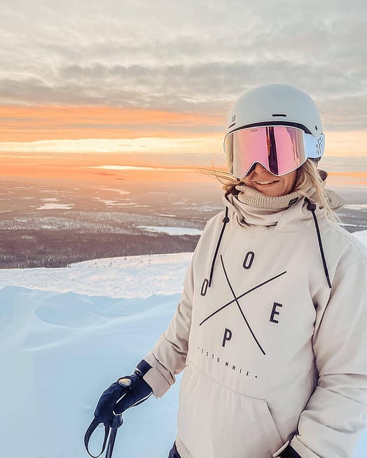Kunde @evelinakultahippu in Dope Yeti W Snowboardjacke Damen 2X-Up Sand Renewed