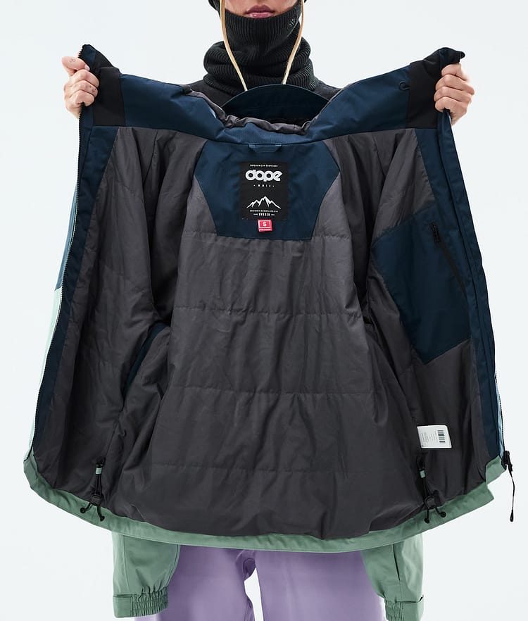 Dope Spartan W Snowboardjacke Damen Sport Dark Blue/Faded Violet/Faded Green, Bild 8 von 8